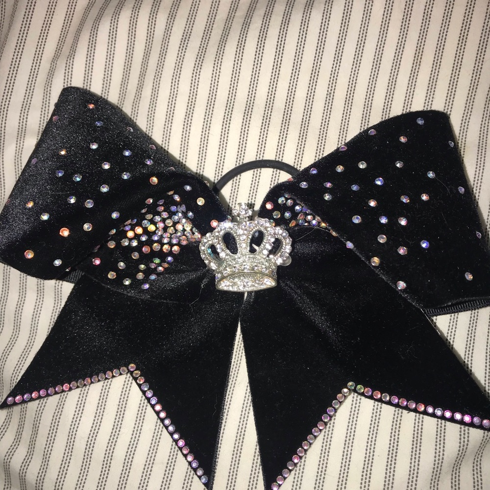 Cheer bow